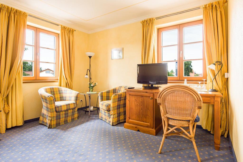 Hotel Und Landgasthof Altwirt Großhartpenning Eksteriør bilde