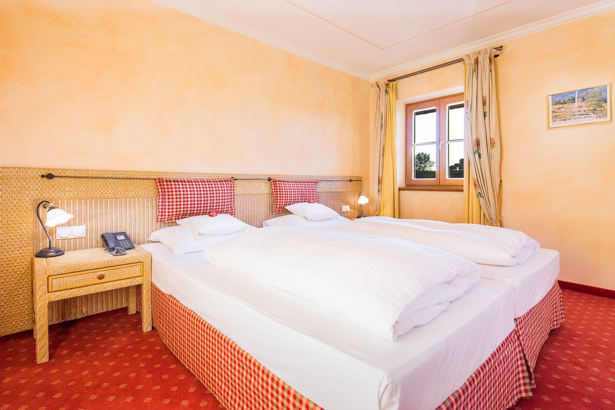 Hotel Und Landgasthof Altwirt Großhartpenning Eksteriør bilde